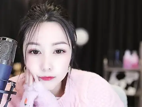 Snapshot of Nuyoah-77 chatting on 01-12-25, 02:19 Nuyoah-77 online show from 01-12-25, 02:19