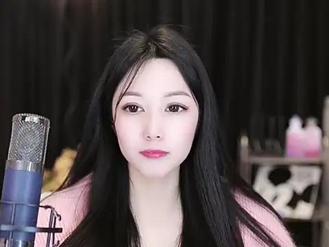 Snapshot of Nuyoah-77 chatting on 01-14-25, 07:11 Nuyoah-77 online show from 01-14-25, 07:11