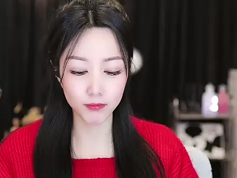 Snapshot of Nuyoah-77 chatting on 02-14-25, 03:58 Nuyoah-77 online show from 02-14-25, 03:58