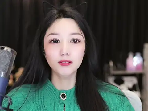 Snapshot of Nuyoah-77 chatting on 02-17-25, 03:20 Nuyoah-77 online show from 02-17-25, 03:20