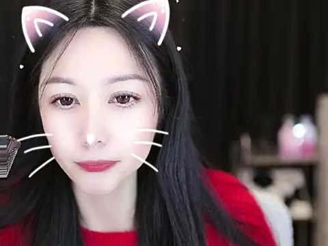 Snapshot of Nuyoah-77 chatting on 02-23-25, 02:35 Nuyoah-77 online show from 02-23-25, 02:35