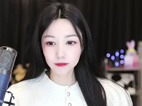 Snapshot of Nuyoah-77 chatting on 03-02-25, 03:59 Nuyoah-77 online show from 03-02-25, 03:59