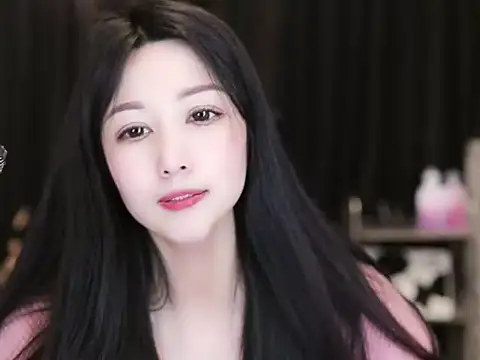 Snapshot of Nuyoah-77 chatting on 03-14-25, 07:12 Nuyoah-77 online show from 03-14-25, 07:12