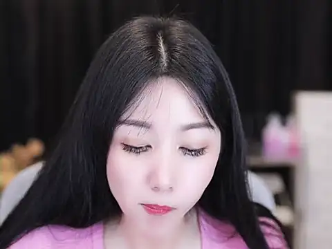 Snapshot of Nuyoah-77 chatting on 09-10-25, 03:12 Nuyoah-77 online show from 09-10-25, 03:12