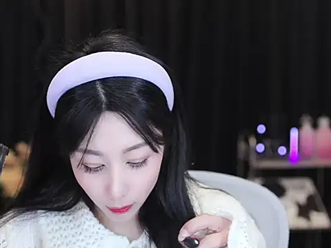 Nuyoah-77 online show from 01-13-26, 12:43