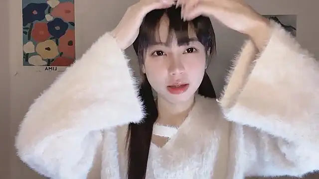 -Hottie online show from 11-19-25, 04:18