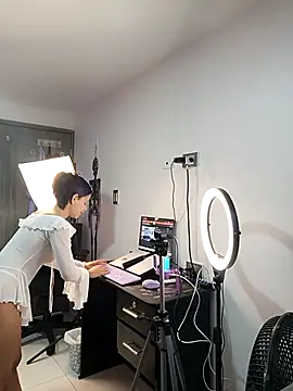 Snapshot of LadyAvalon chatting on 02-22-26, 08:29 LadyAvalon online show from 02-22-26, 08:29