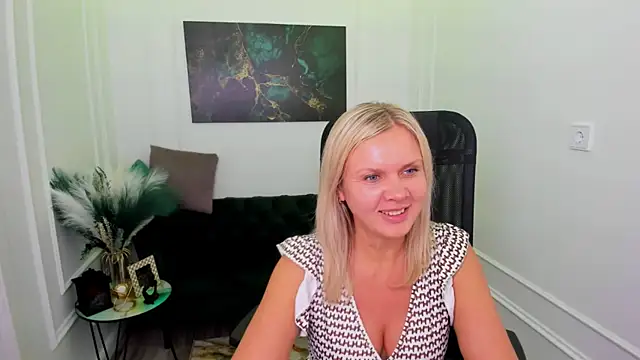 AgathaKlouin online show from 02-22-26, 11:42