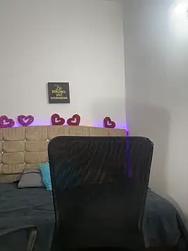 Alice Summer1 online show from 12-18-25, 11:00