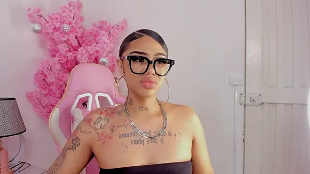 Mia Jansen online show from 12-12-24, 12:27