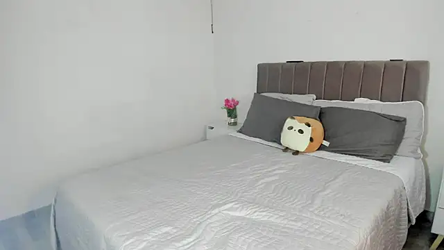 Ori valentina online show from 09-19-25, 07:47