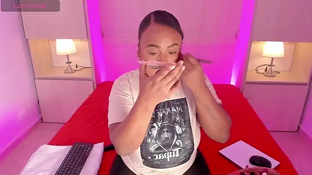 EmilyyStuart online show from 03-19-26, 03:43