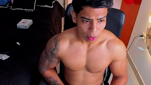 Andrew wolf7 online show from 11-05-25, 02:22