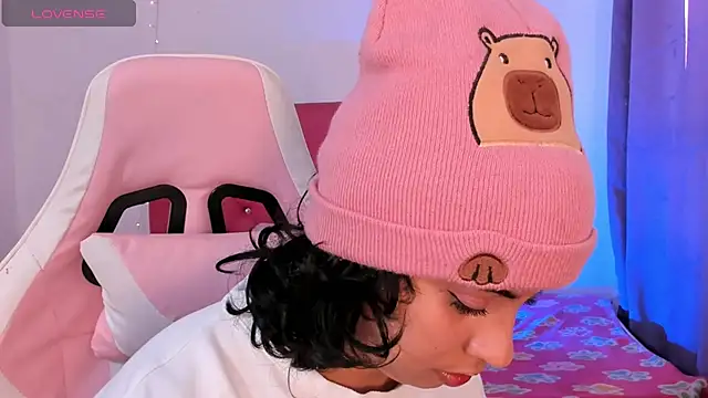 Snapshot of adriannyp_1 chatting on 09-22-25, 01:02 adriannyp 1 online show from 09-22-25, 01:02