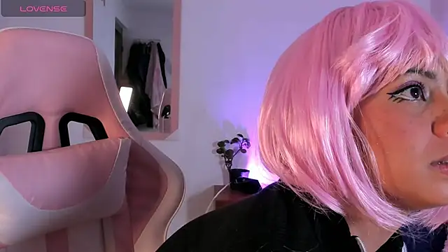 Snapshot of adriannyp_1 chatting on 10-22-25, 12:44 adriannyp 1 online show from 10-22-25, 12:44