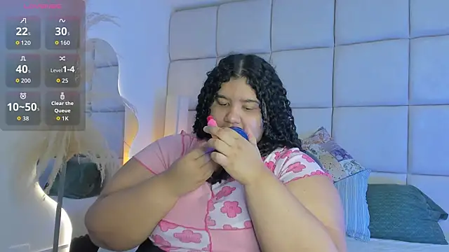 Miley Collins online show from 11-14-25, 12:37