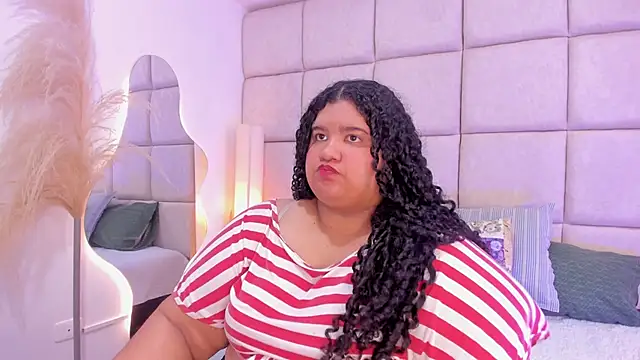 Miley Collins online show from 11-27-25, 07:16