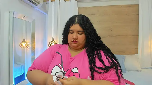 Miley Collins online show from 11-28-25, 12:41