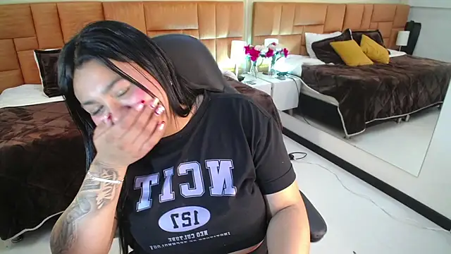 Snapshot of _Dulcinea_1 chatting on 03-06-25, 04:07 Dulcinea 1 online show from 03-06-25, 04:07