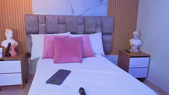 Khalifa fletcher online show from 11-21-25, 01:04