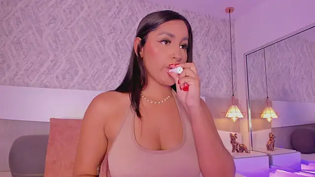 AishaPeyton online show from 11-17-25, 02:45