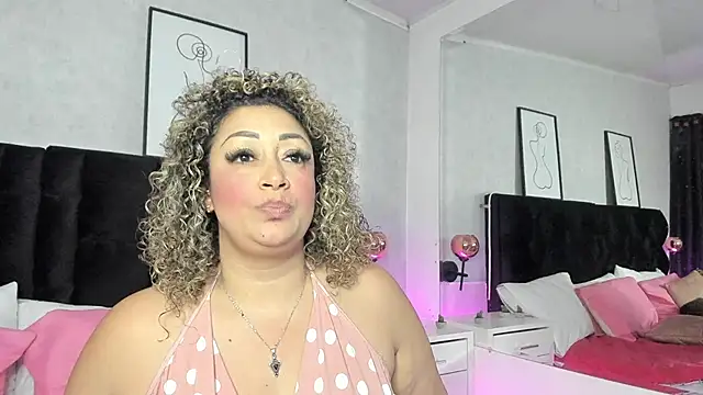 Snapshot of Katti_Barrera chatting on 01-28-25, 02:42 Katti Barrera online show from 01-28-25, 02:42