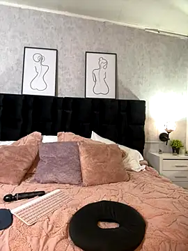 Snapshot of Katti_Barrera chatting on 12-02-25, 11:48 Katti Barrera online show from 12-02-25, 11:48