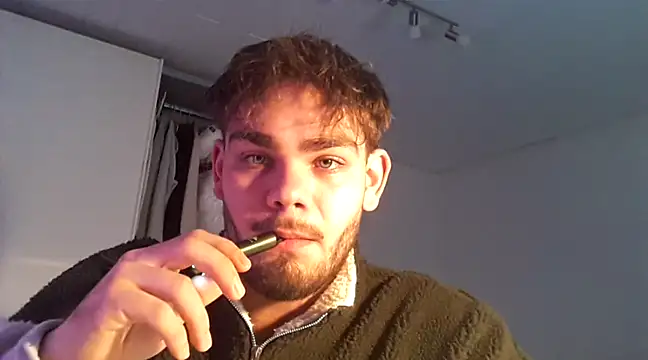 Snapshot of JuNIs_ chatting on 12-10-24, 11:54 JuNIs online show from 12-10-24, 11:54