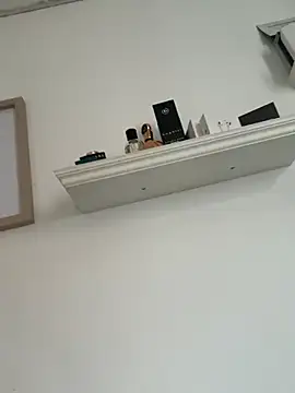 Snapshot of JuNIs_ chatting on 11-13-25, 12:15 JuNIs online show from 11-13-25, 12:15