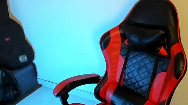 Snapshot of goodboy69l chatting on 02-12-26, 12:38 goodboy69l online show from 02-12-26, 12:38