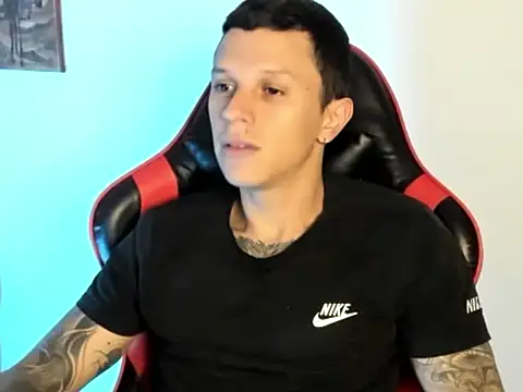 Snapshot of goodboy69l chatting on 02-20-26, 12:07 goodboy69l online show from 02-20-26, 12:07