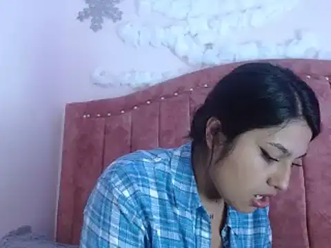 SarahStones online show from 01-04-25, 09:21