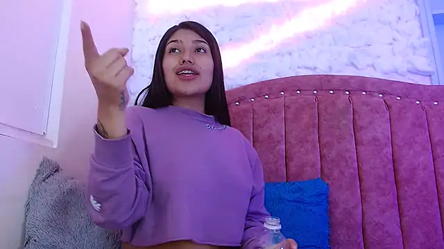 SarahStones online show from 01-31-25, 02:48