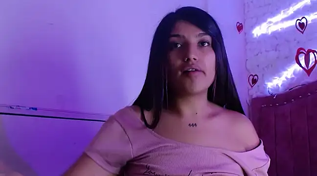 SarahStones online show from 03-10-25, 01:23