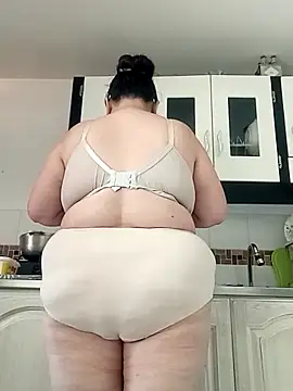 Snapshot of Madisonpalacio chatting on 10-28-25, 01:58 Madisonpalacio online show from 10-28-25, 01:58