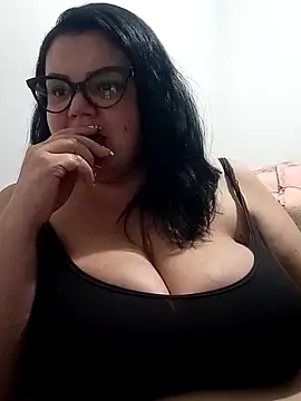 Snapshot of Madisonpalacio chatting on 10-31-25, 02:45 Madisonpalacio online show from 10-31-25, 02:45