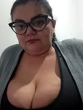 Snapshot of Madisonpalacio chatting on 11-19-25, 02:44 Madisonpalacio online show from 11-19-25, 02:44