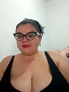 Snapshot of Madisonpalacio chatting on 11-22-25, 03:11 Madisonpalacio online show from 11-22-25, 03:11