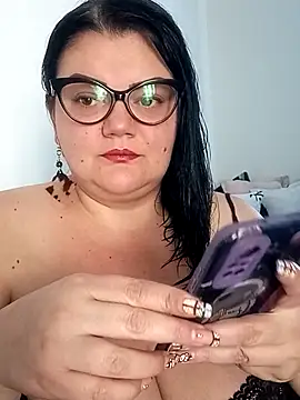 Snapshot of Madisonpalacio chatting on 11-24-25, 05:01 Madisonpalacio online show from 11-24-25, 05:01