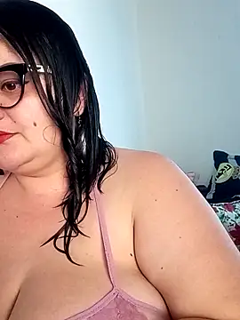 Snapshot of Madisonpalacio chatting on 12-15-25, 03:27 Madisonpalacio online show from 12-15-25, 03:27