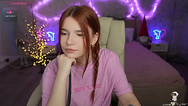 RedShinee online show from 02-02-25, 02:13