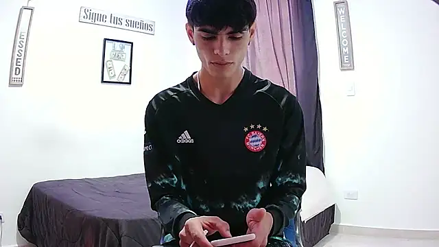 harrytomson 1 online show from 12-16-25, 04:23