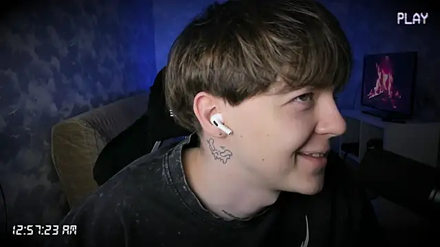 charonbaby1 online show from 10-04-25, 09:57