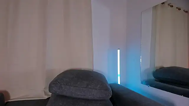 zoe roux21 online show from 03-09-25, 11:03