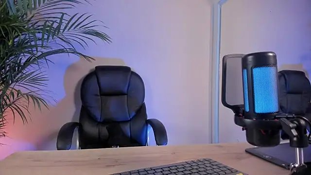 zoe roux21 online show from 02-13-26, 03:02