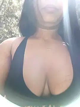 Snapshot of cindy_damm chatting on 01-12-25, 05:01 cindy damm online show from 01-12-25, 05:01