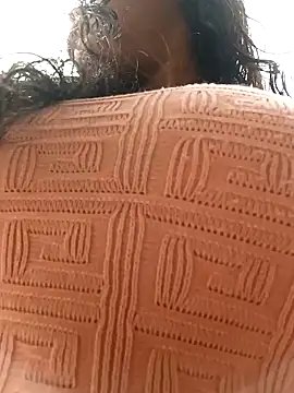 Snapshot of cindy_damm chatting on 10-20-25, 06:08 cindy damm online show from 10-20-25, 06:08