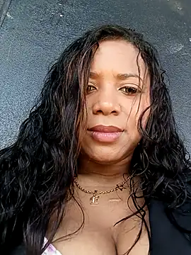 Snapshot of cindy_damm chatting on 10-25-25, 06:57 cindy damm online show from 10-25-25, 06:57