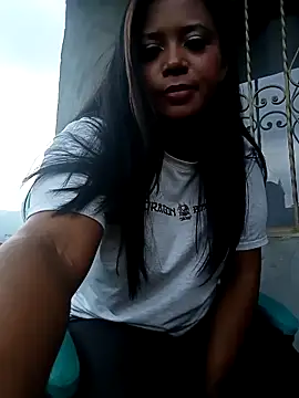 Snapshot of cindy_damm chatting on 10-28-25, 10:45 cindy damm online show from 10-28-25, 10:45