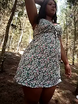 Snapshot of cindy_damm chatting on 12-15-25, 05:39 cindy damm online show from 12-15-25, 05:39